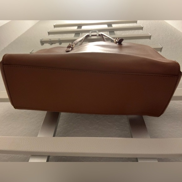 Marc Jacobs Smoked Almond The Commuter Leather Tote Bag - Picture 6 of 11